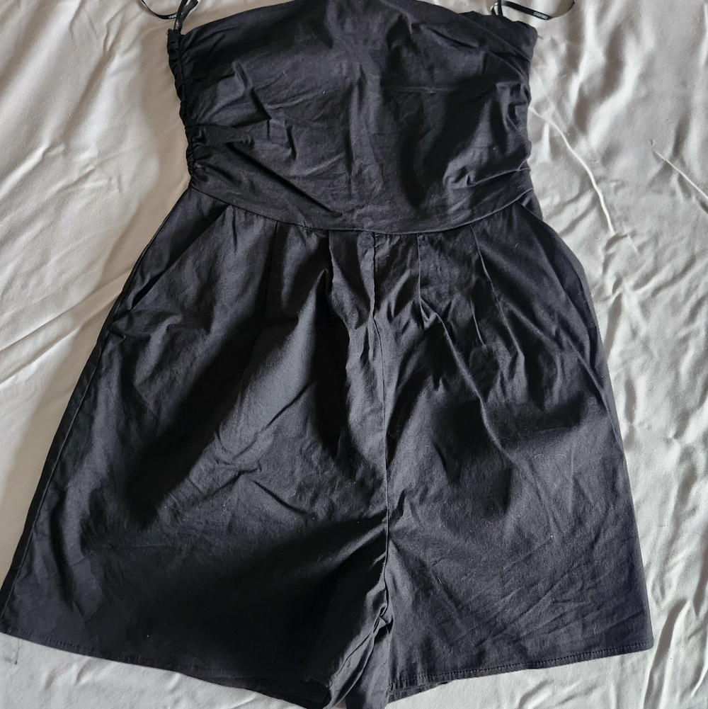 Forever 21 Black Romper with pockets! size small